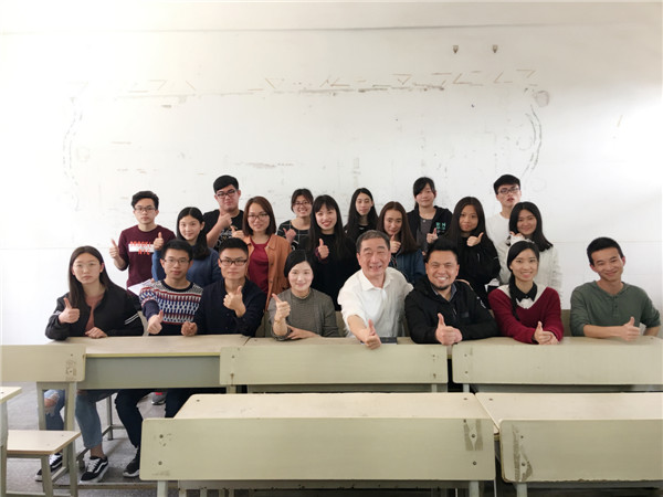 双创委员队伍合影.jpg